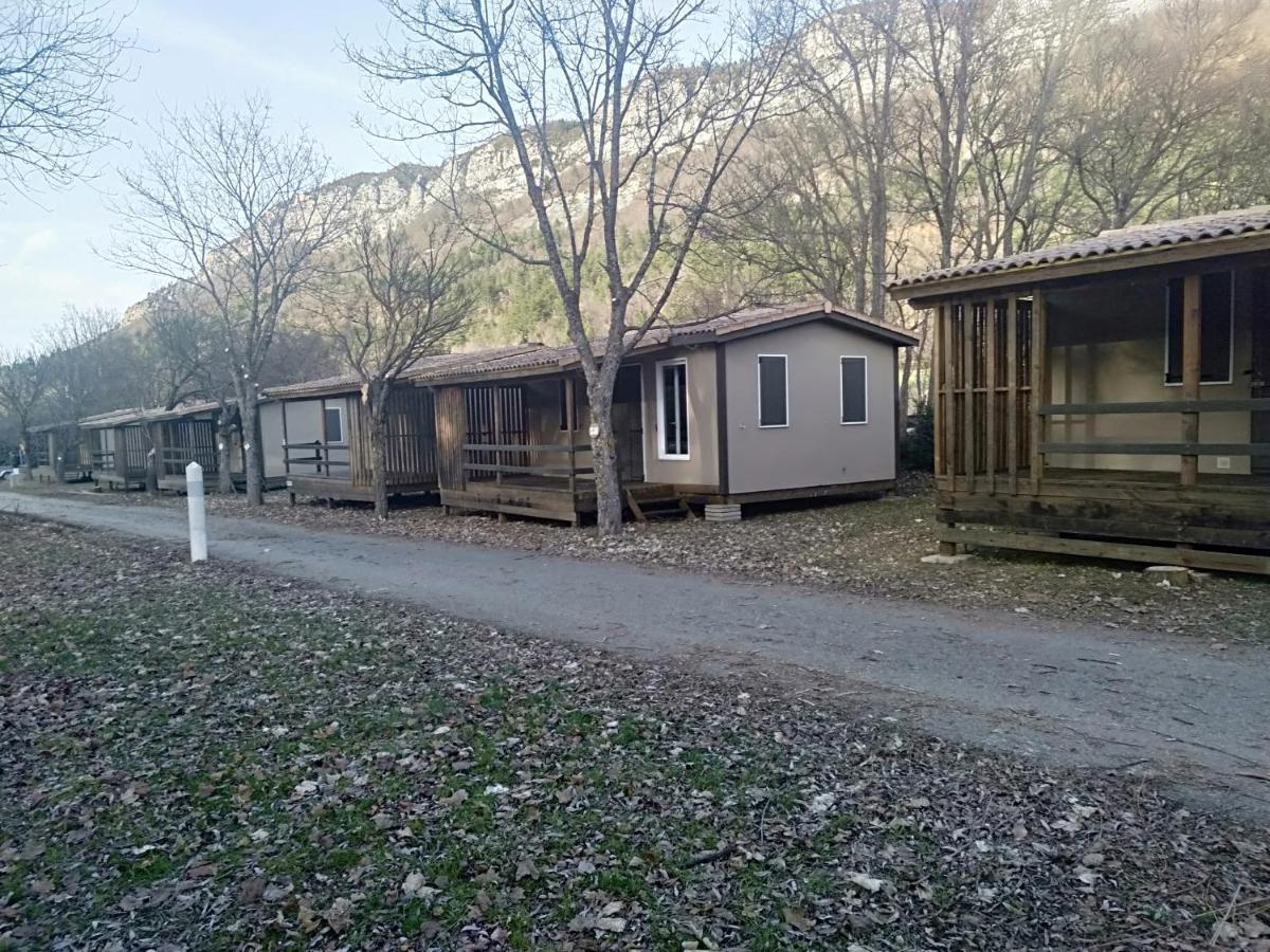 Camping Du Lac 생-줄리앙-두-베르동 외부 사진