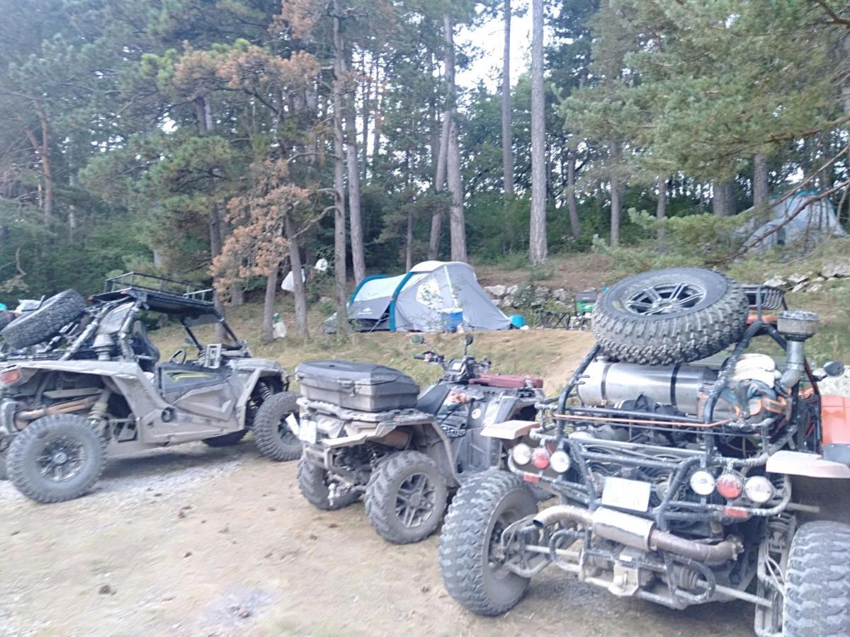 Camping Du Lac 생-줄리앙-두-베르동 외부 사진