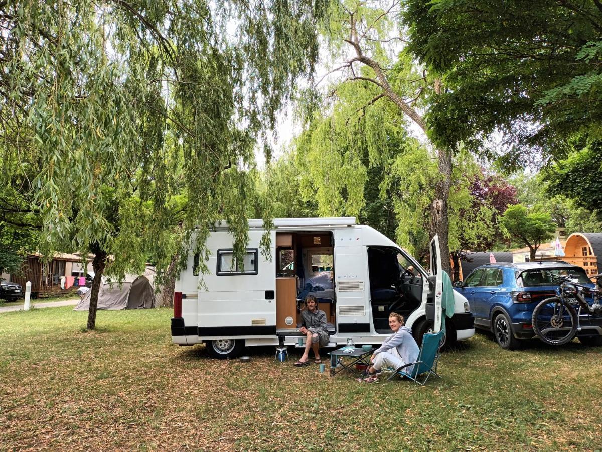 Camping Du Lac 생-줄리앙-두-베르동 외부 사진
