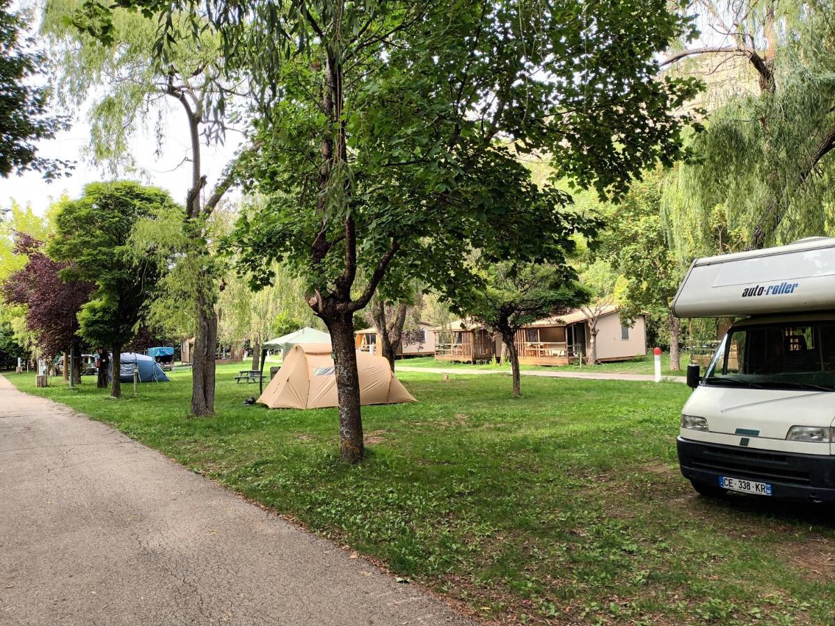 Camping Du Lac 생-줄리앙-두-베르동 외부 사진