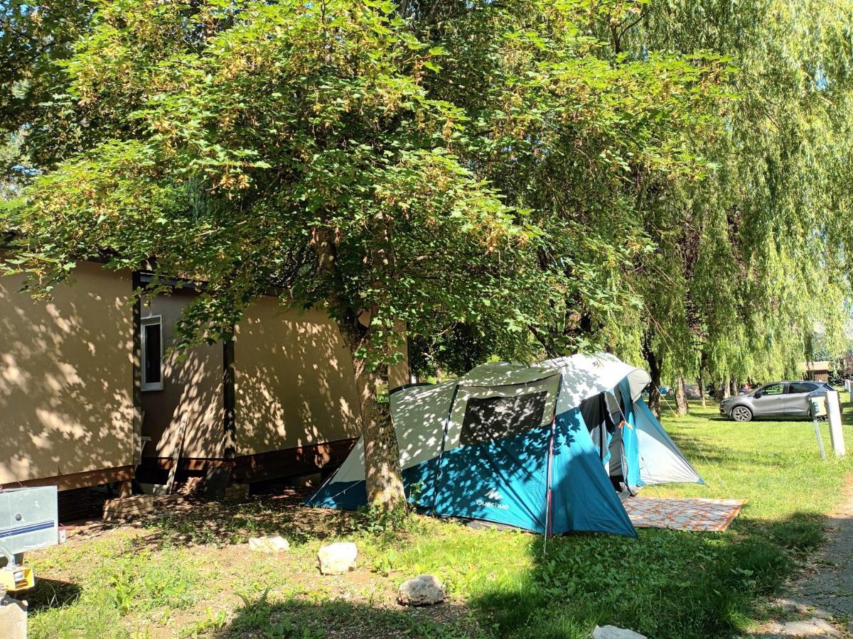 Camping Du Lac 생-줄리앙-두-베르동 외부 사진