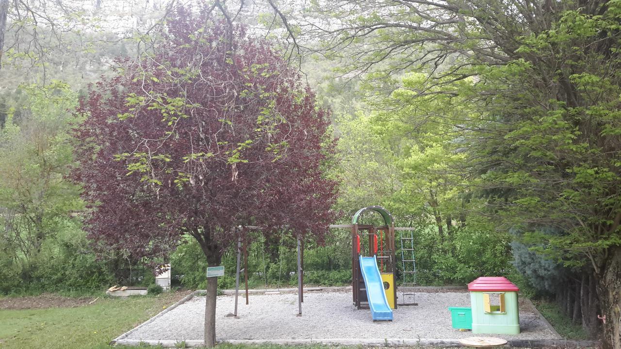 Camping Du Lac 생-줄리앙-두-베르동 외부 사진